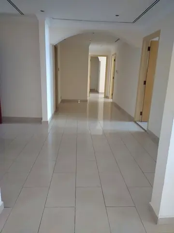 Spacious 2 BHK for Rent in Al Mankhool Ready to Move In bur dubai @3 washroom rent 105k near sharaf dj metro ,walking distance.. for metro 10 min ,
