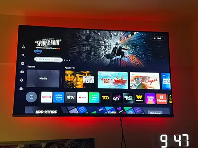 43-inch LED Smart TV - Good Working Condition Hisense smart with bluetooth