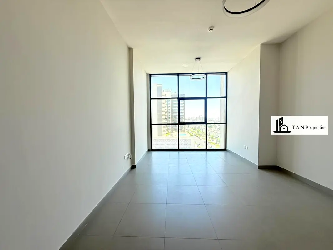 1 MONTH FREE RENT | HUGE 1BHK | READY TO MOVE — 1