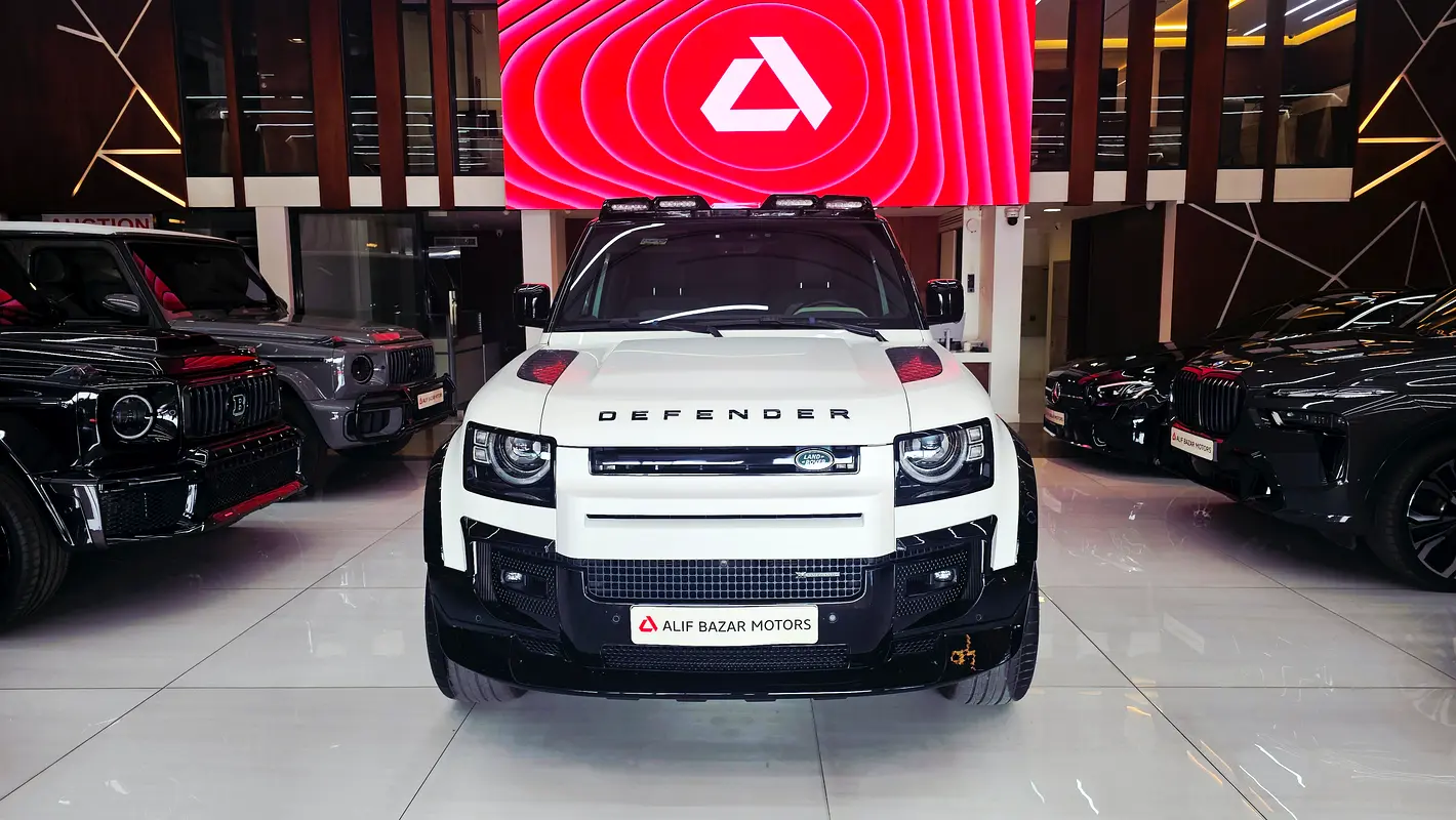 Land Rover Defender 2023 — photo 1 of 20