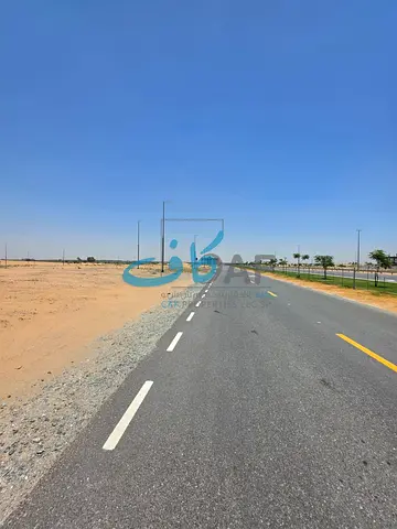 أرض تجارية نادرة للبيع في الشارقة (مزيرعة) – مباشرة على الشارع العام (جسر 5)