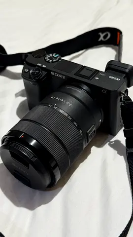 Camera Sony Alpha a6400 Sony E 18-135mm OSS Lens