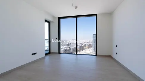 Exquisite 2-Bed + Maid | Skyline and Lagoon