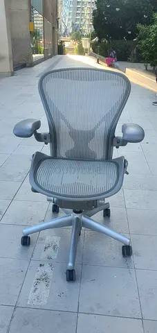 Herman Miller Areon Classic Chairs For Selling