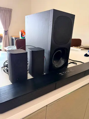 Sony 2.1 Soundbar with Subwoofer and Speakers - Good Condition