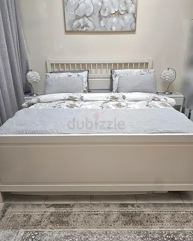 Solid wood White Bed Set King size IKEA like new