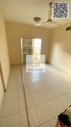 غرفة وصالة منفصلة مع حمام وبلكونة بإطلالة مفتوحة – النعيمية 2، شارع الملك فيصل – بجوار جسر غلفا