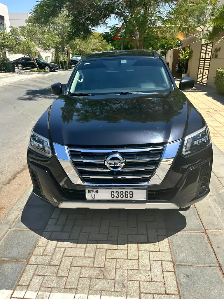 Nissan Xterra 2023 — photo 1 of 16