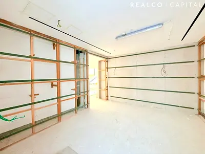Commercial Office | Reception + Partitioned Layout | Golden Gate