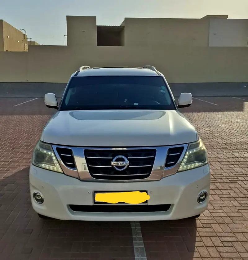 Nissan Patrol 2017 — photo 1 of 12