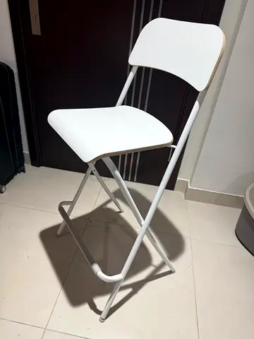 Set of 2 white folding bar stools