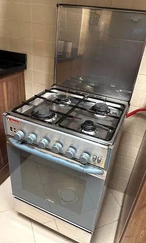 Gas stove / cooker 4 burner