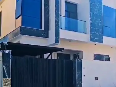 Super deluxe villa with 5 master bedrooms for sale in Al-Haliou 2