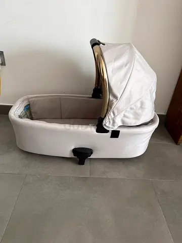 Mamas  Papas Ocarro Treasured Carrycot