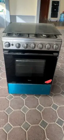Midea Freestanding Gas Cooker with Oven - Used