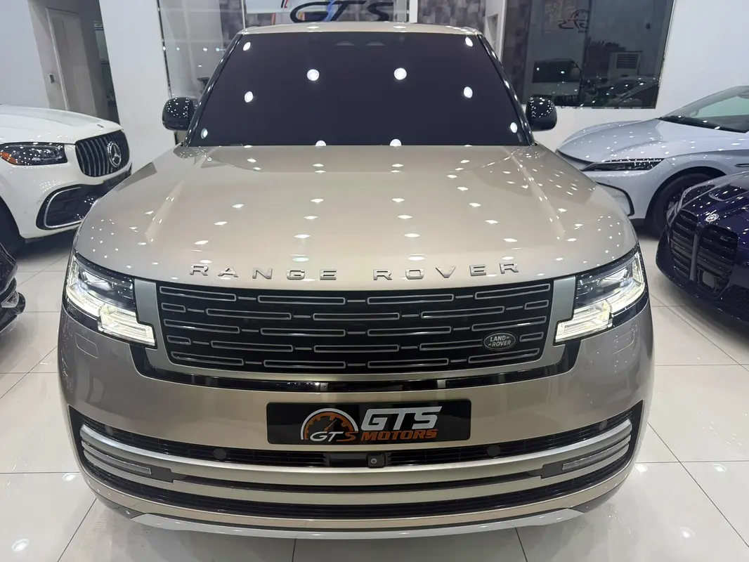 Land Rover Range Rover 2022 — photo 1 of 11