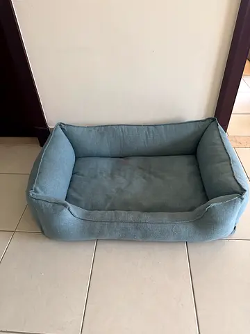 3 puppy beds  2 puppy pens