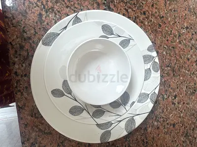 Plates/bowls for urgent sale