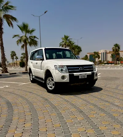 Mitsubishi Pajero 2008 Model GLS GCC Specs 4WD