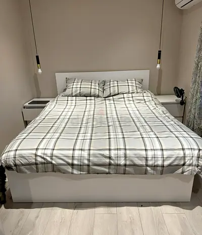 IKEA malm Queen size bed frame with ikea mattress - Good condition