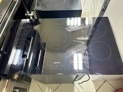 Smeg latest model induction cooktop built-in integrated 90cm.