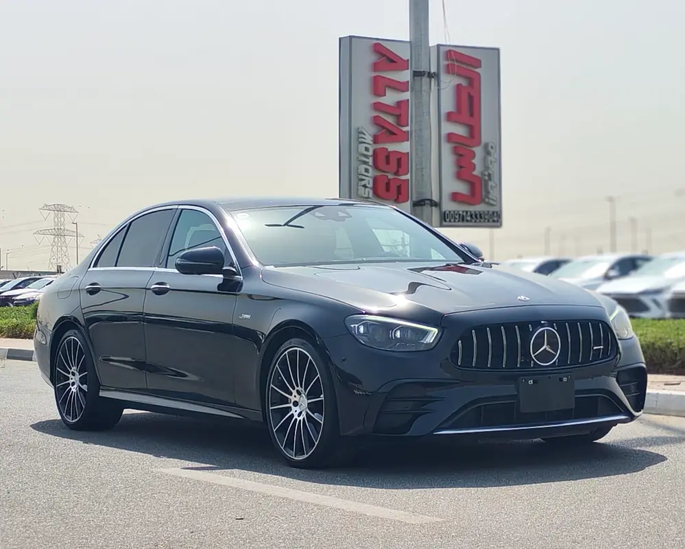 Mercedes-Benz E-Class 2021 — photo 1 of 20