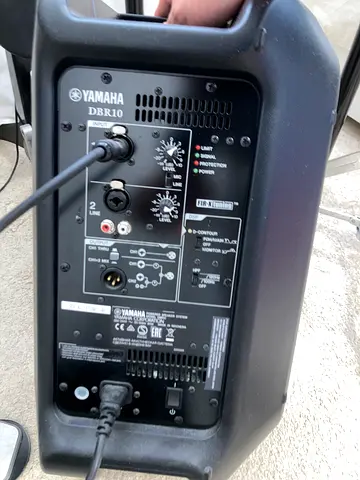 Yamaha DBR10 Active Powered PA Speaker - never used
