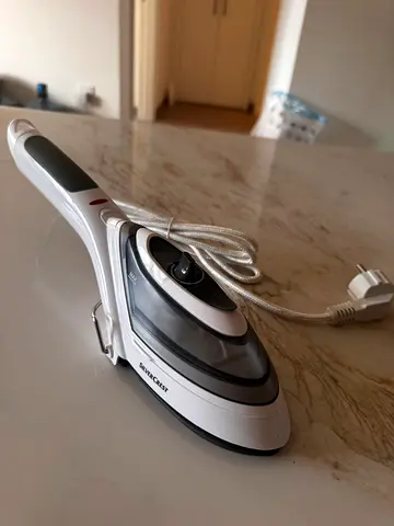 Steam Iron NEW