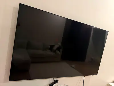 Wall Mounted Flat Screen Smart TV