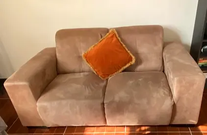 Free 3-piece sofa set.