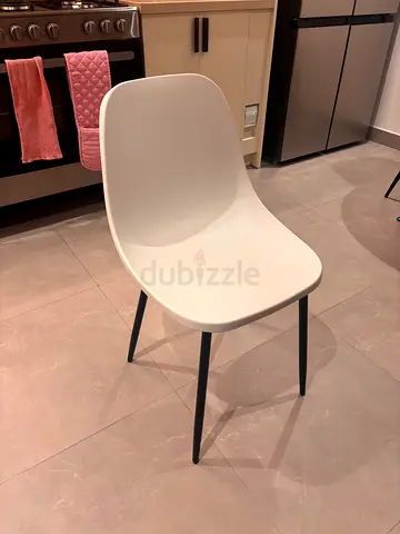 IKEA-style Modern White Dining Chair with Black Legs - Great Condition - 4 nr chairs.