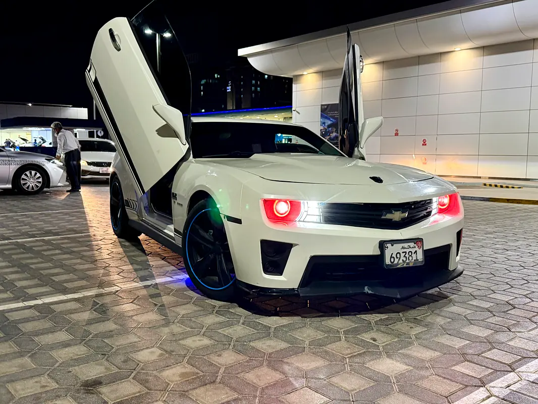 Chevrolet Camaro 2013 — photo 1 of 20