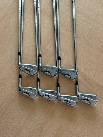 Titleist T200 Irons - 5w to GW - as good as new