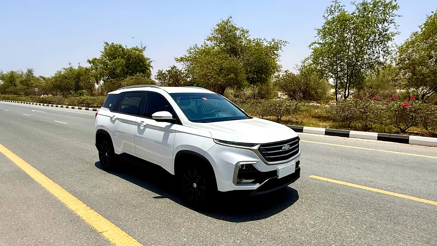 Chevrolet Captiva 2023 — photo 1 of 18