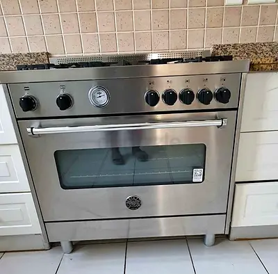 Bertazoni 90cm Top 5 burner gas  Electric Oven Cooker Stove Model MAS905MFELXE