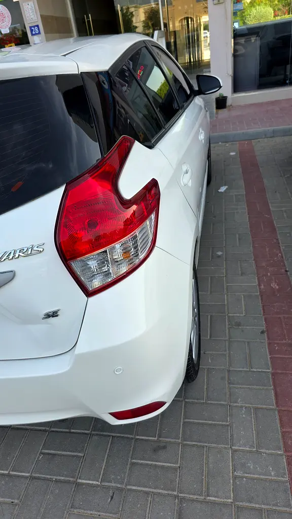 Toyota Yaris 2016 — photo 1 of 10