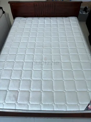 Queen Size Bed  Mattress in Good Condition