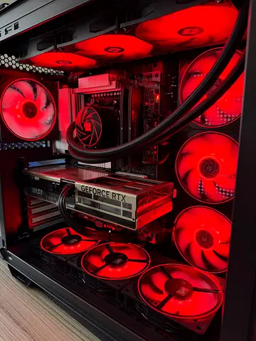Gaming PC Ryzen 7 7800X3D RTX 5070Ti