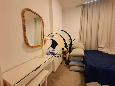 FULLY EQUIPPED WITH ESSENTIAL APPLIANCES AND WELL-MAINTAINED RESIDENTIAL BUILDING FEATURES