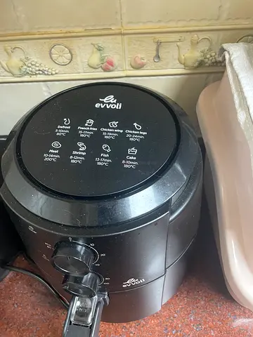 Medium slow cooker / airfryer - good working condition