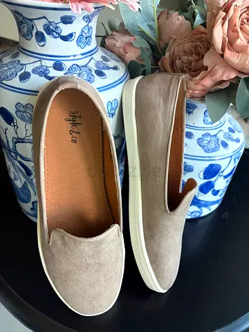 Ladies shoes