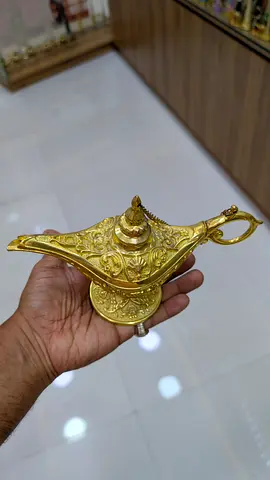 Brass Aladdin-Style Decorative Oil Lamp - Handheld Collectible