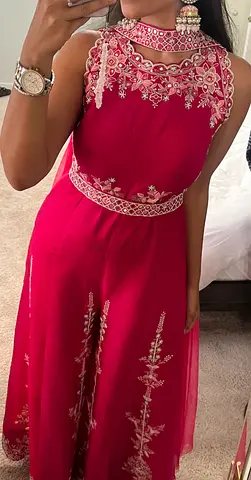 🩷 FOR SALE: Stunning pink embroidered jumpsuit, perfect for Haldi, Mehendi  wedding. Size: M.