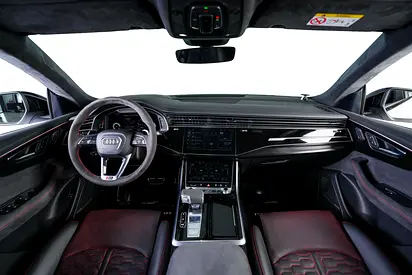 صورة 10 لـ 2025 AUDI RS Q8