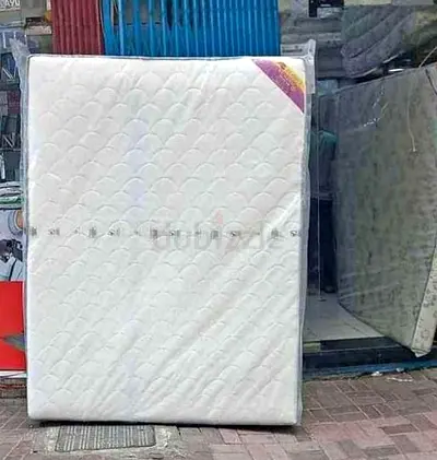 160x200cm queen size mattress.  Same day delivery available