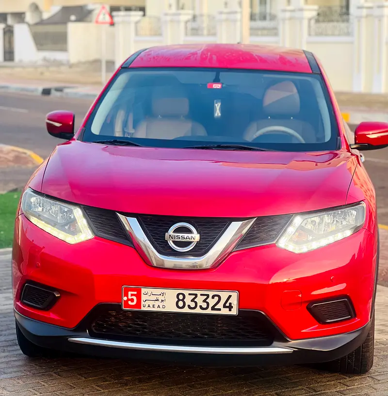 Nissan X-Trail 2015 — photo 1 of 7