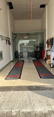 فرصة استثمارية مميزة للإيجار في عجمان 🚨 🔹 متوفر محلان (2) مجهزان لمغسلة سيارات في موقع مميز وحيوي بإمارة عجمان. 🔹 فرصة رائعة لأصحاب المشاريع والاس