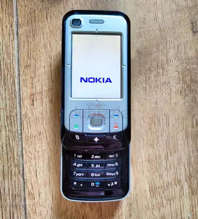 Nokia slider phone (classic model) - good working condition