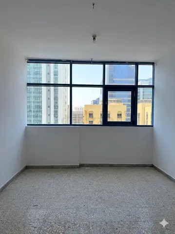 Room Available on Hamdan Street – All Bills Included