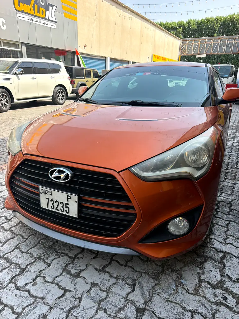 Hyundai Veloster 2015 — photo 1 of 7